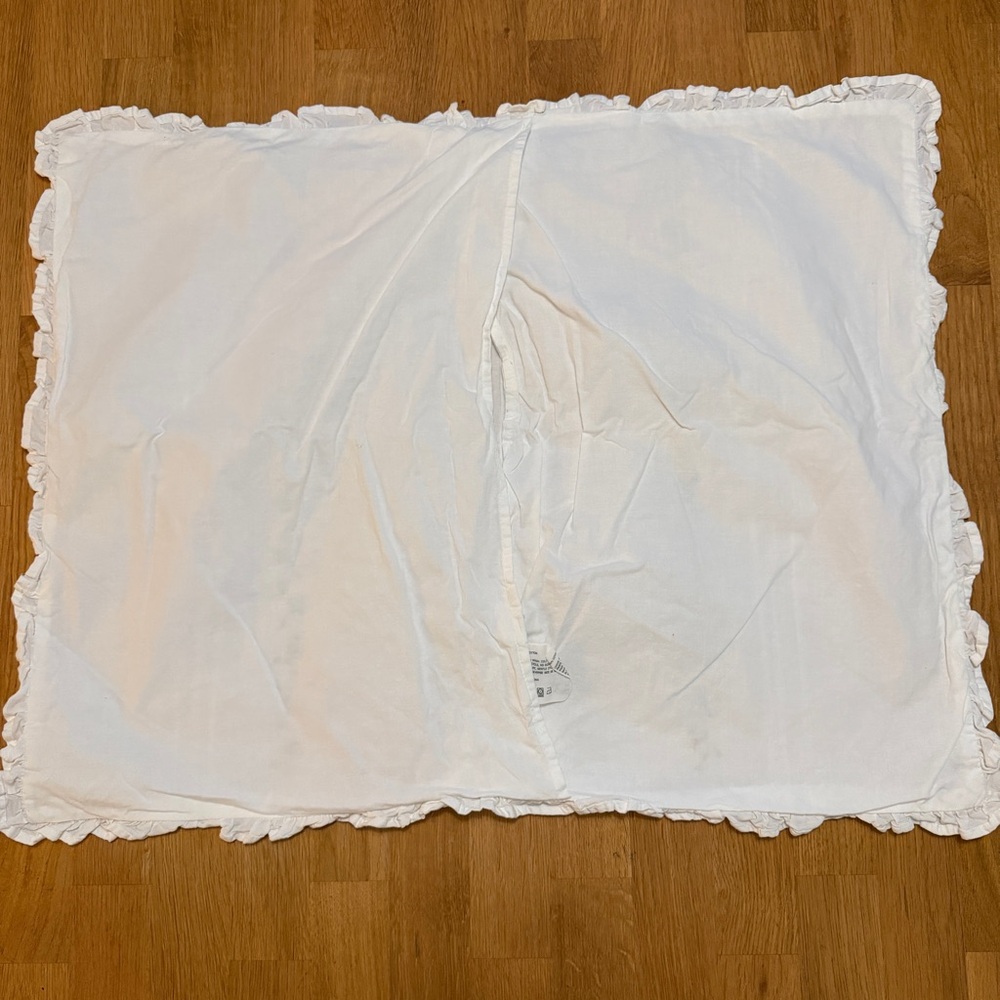 Two White Floral Embroidered Cotton Ruffle Trim Shams Country Farmhouse - Picture 5 of 10